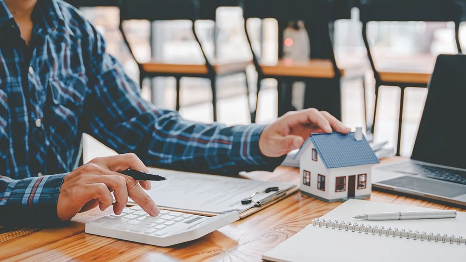 Capital Gains Tax (CGT): A Comprehensive Guide 1 Capital Gains Tax (CGT) A Comprehensive Guide