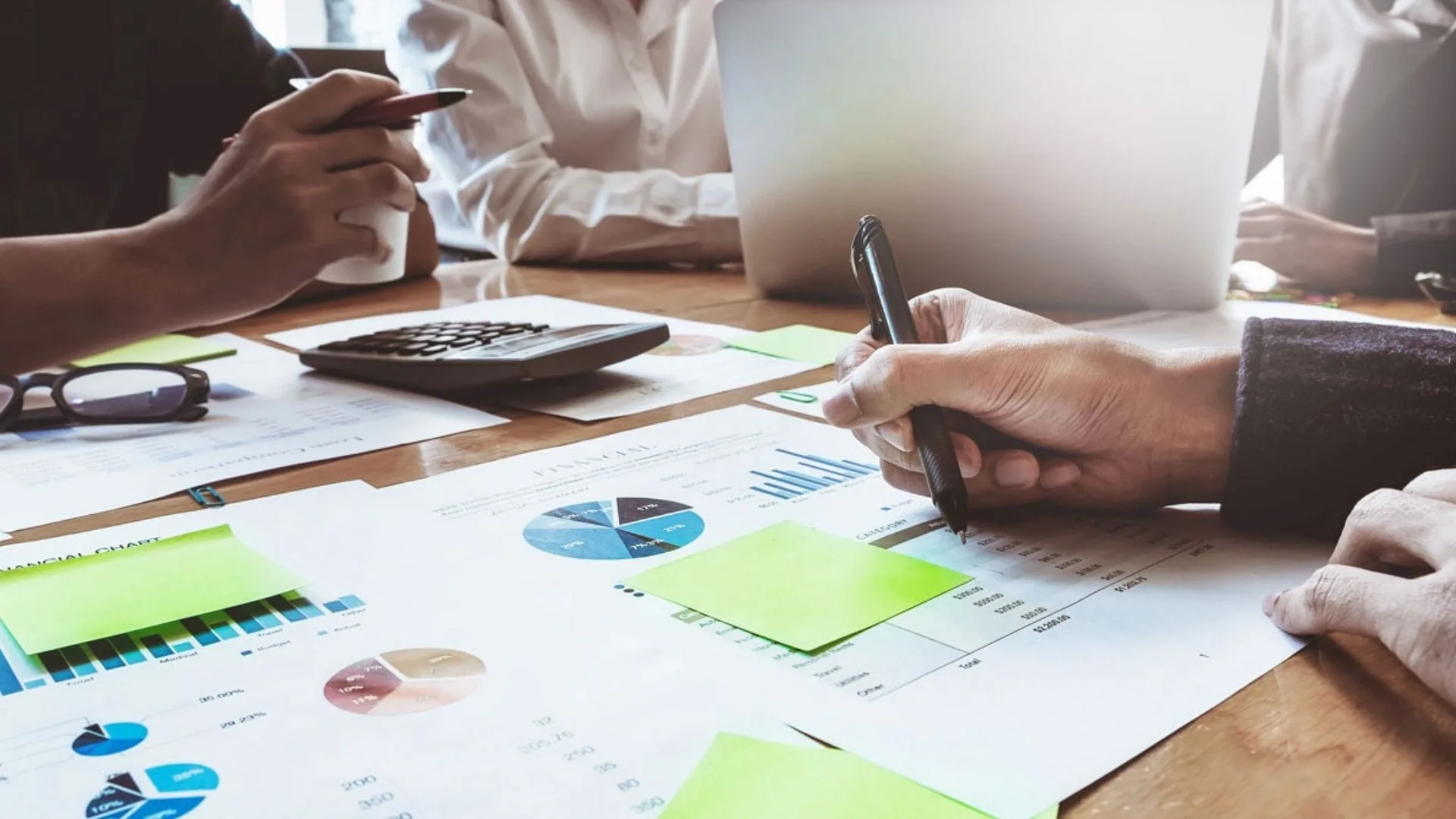 How to Separate Your LLC from Personal Finances During Tax Season 1 How to Separate Your LLC from Personal Finances During Tax Season