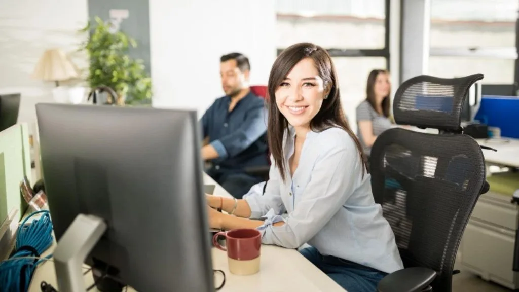 Can a Business Pay for Education? 3 Advantages for Employees Students