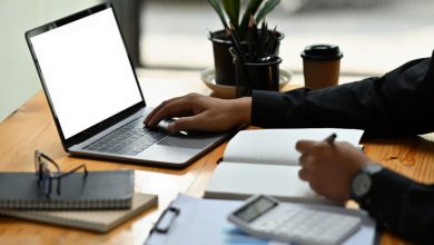 How Much Do Paralegals Make in