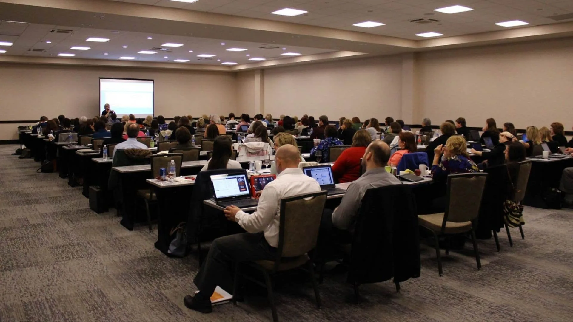 How to Write Off a Conference on Taxes