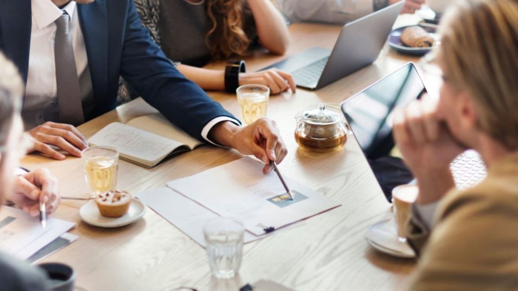 Single-Member LLC vs. S Corp Tax Calculator – Which Business Structure Saves You More? 3 Should You Switch to an S Corp