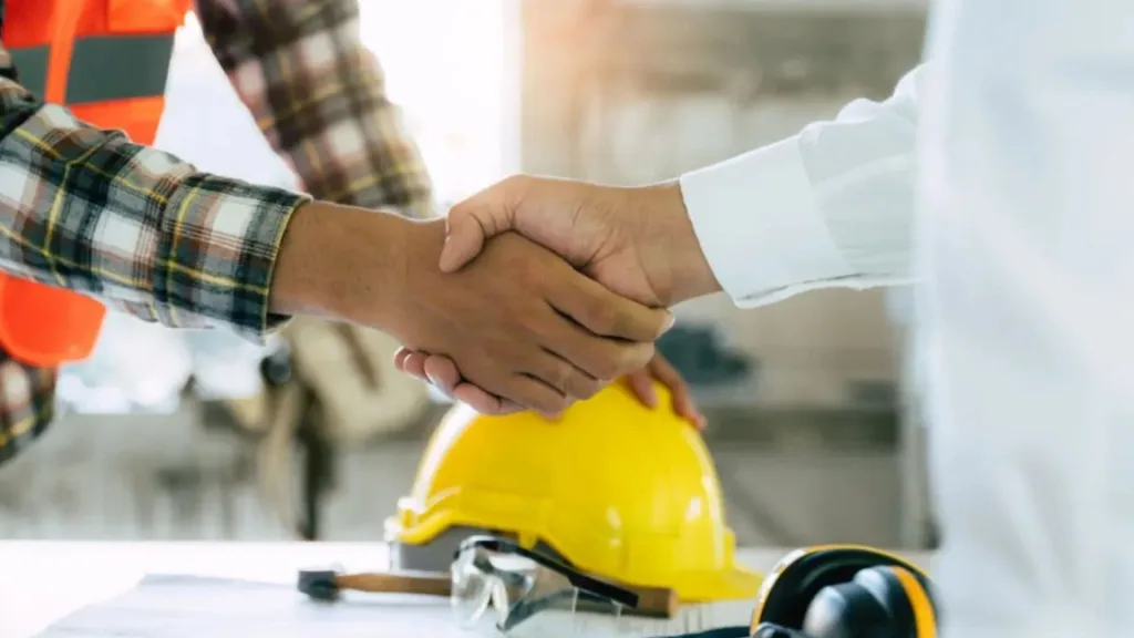 How Much Do Contractors Make? 2 Average Contractor Earnings by Industry