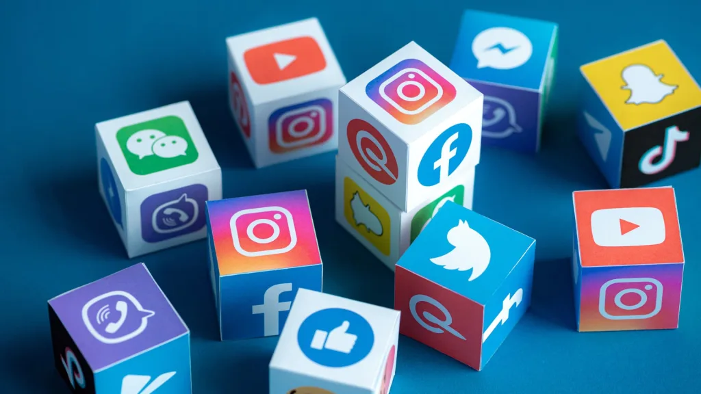 How To Make Money From Home Using My Computer 4 Social Media Management